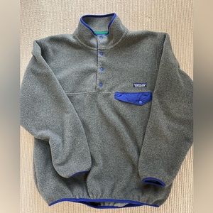 Patagonia Synchilla Fleece Gray with Blue trim. Men’s size small.